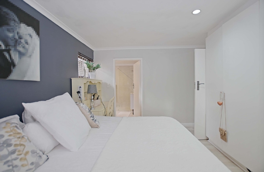  Bedroom Property for Sale in West Beach Western Cape